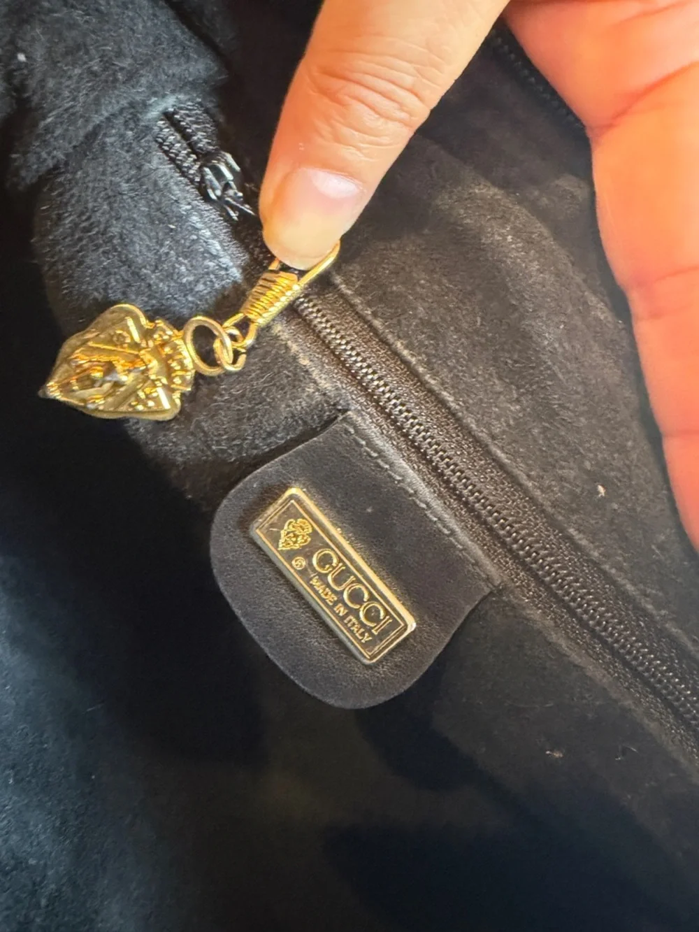 Gucci Black leather crossbody Bag w Gold Accents and custom black and gold chain - Picture 3 of 11